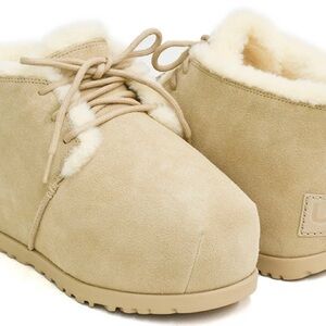 New without box UGG Women’s Pumped Lace Up Bootie In Mustard Seed Size US 7